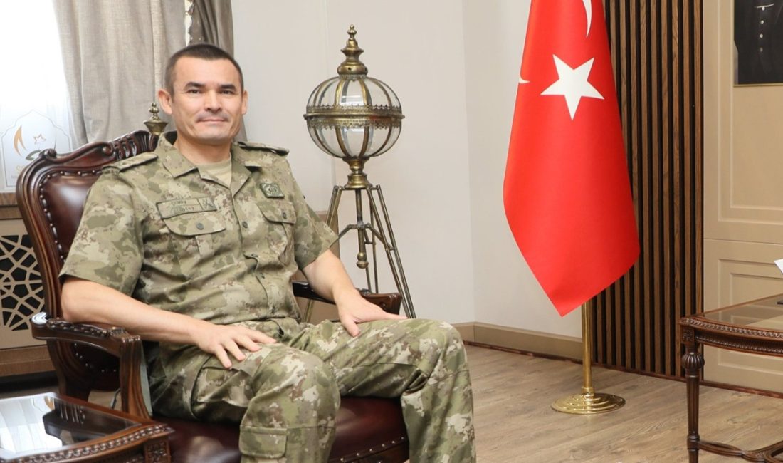 Bilal Çokay Kimdir? Bilal Çokay, Türkiye’nin askeri hiyerarşisinde dikkat çeken