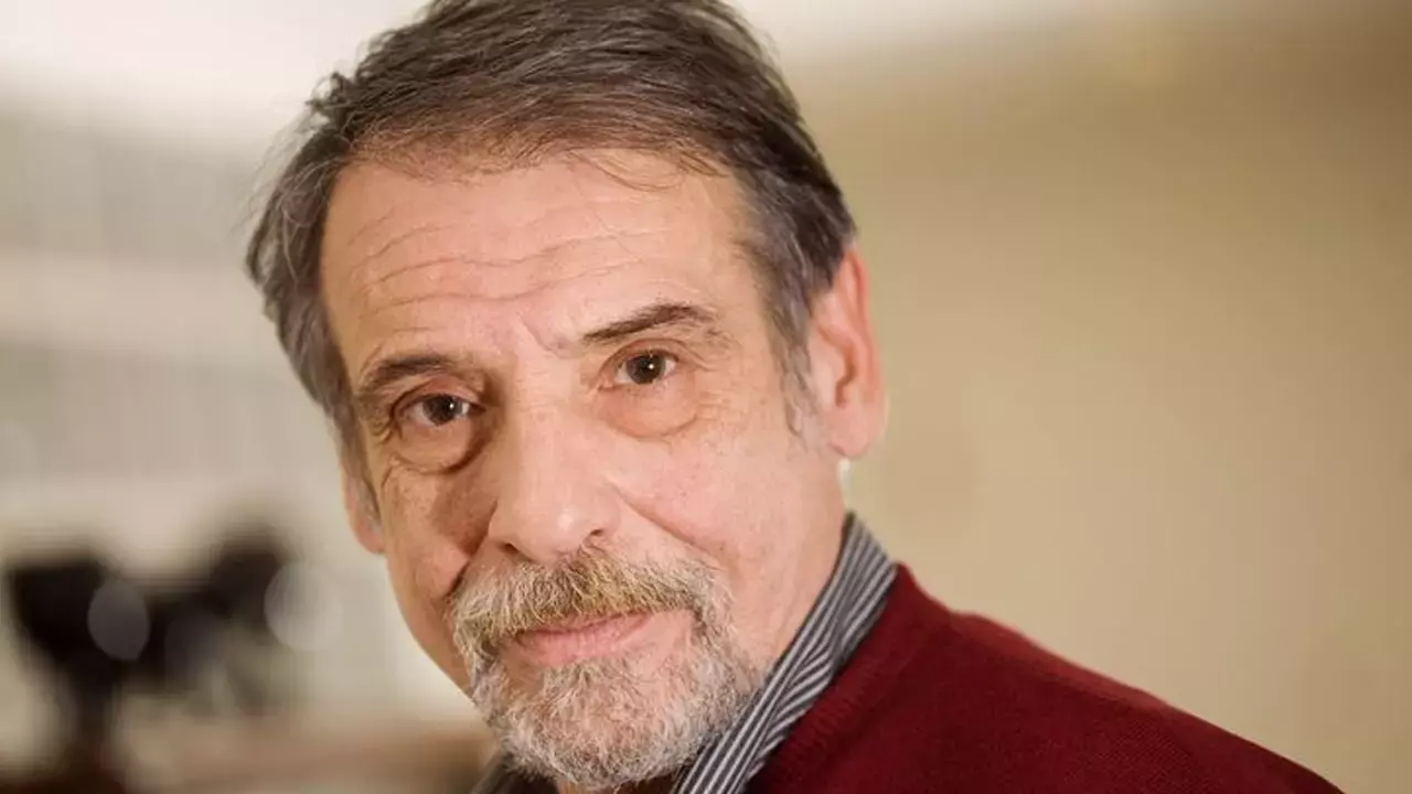 Ahmet Civan Canova: Türk Tiyatrosunun Unutulmaz Yüzü Ahmet Civan Canova,