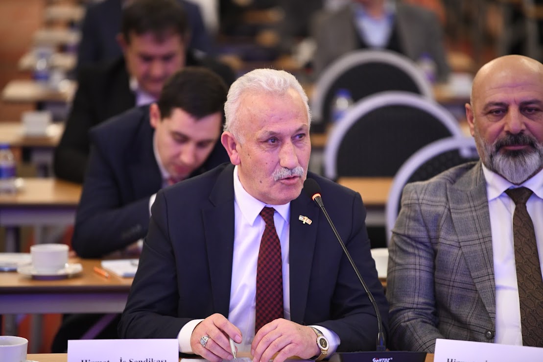 Dünya Gençlik Günü: Gençlerin Gücü ve Sendikal Hareketin Geleceği Dünya