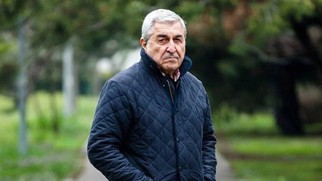 Cihat Tamer: Türk Tiyatrosunun Usta İsimlerinden Biri Cihat Tamer, 24