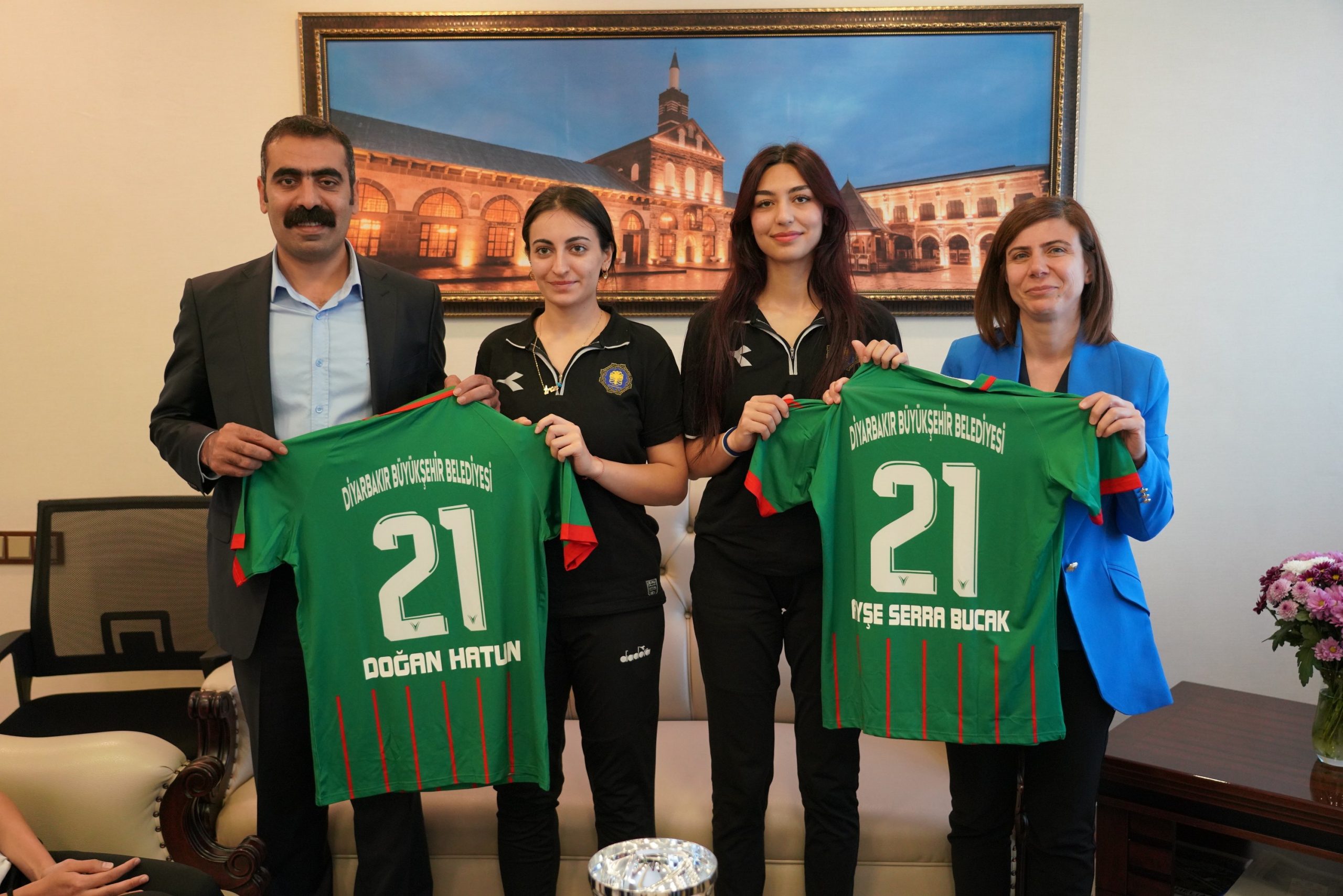 Doğan Hatun: Siyaset ve Toplumun Dinamik İsimlerinden Biri Doğan Hatun,