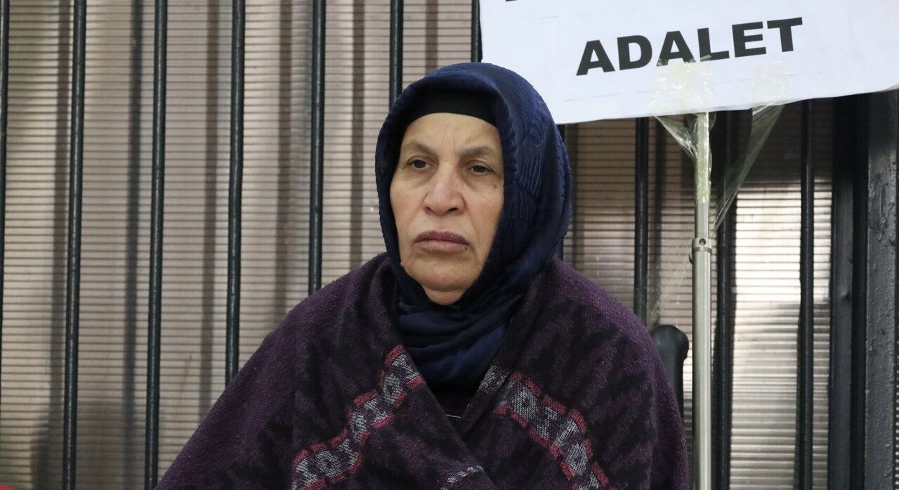 Emine Şenyaşar’ın Adalet Arayışı: Türkiye’de Bir Sembol Haline Geldi 14