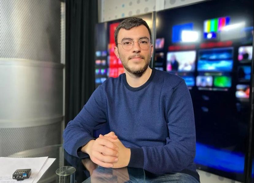 Ünlü Gazeteci İsmail Arı Hakkında Bilgiler Ünlü gazeteci İsmail Arı,