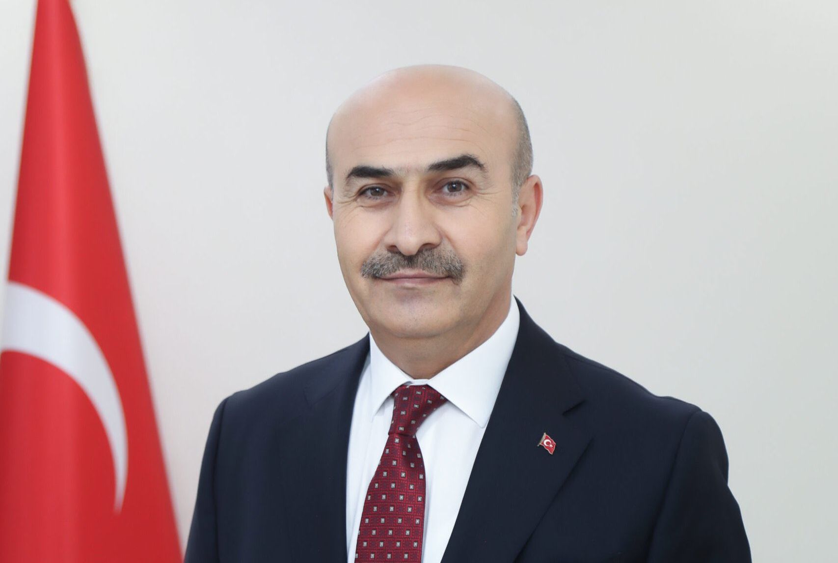 Mahmut Demirtaş Emniyet Genel Müdürlüğü’ne Atandı Bursa Valisi Mahmut Demirtaş,