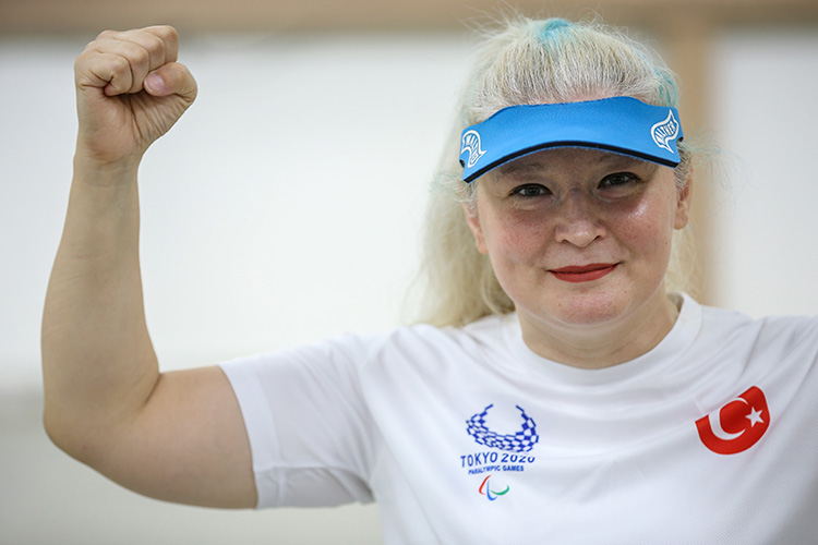 Aysel Özkan: Azmi ve Başarısıyla Dikkat Çeken Sporcu Spor dünyasında