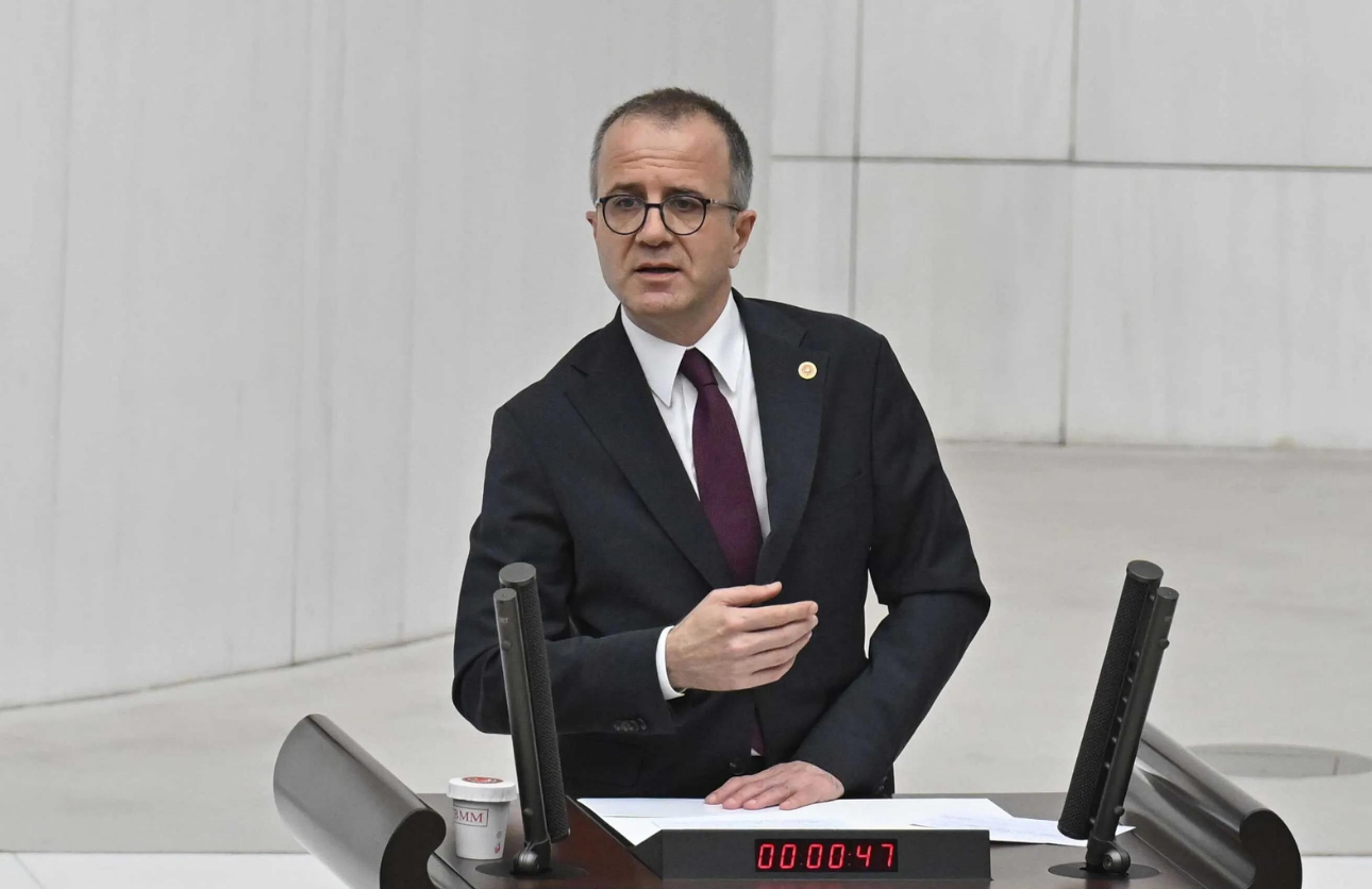 Okan Konuralp: Gazetecilikte Bir Başarı Hikayesi Okan Konuralp, 9 Şubat