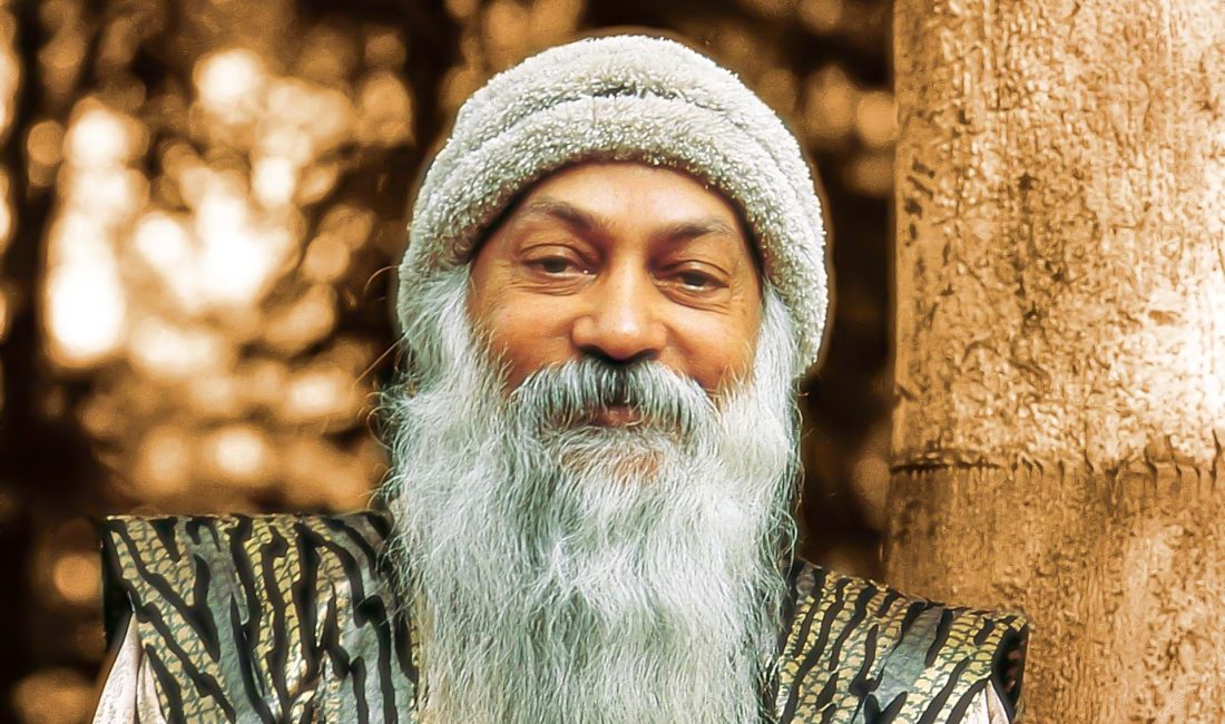 Osho: Meditasyon ve Kişisel Gelişimin Öncüsü Osho, 11 Aralık 1931’de