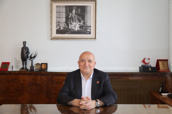 Vahap Munyar: Türk Medyasının Önemli İsimlerinden Biri Vahap Munyar, günümüzde