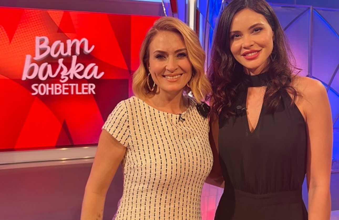 Zeynep Düvenci: Sanat Dünyasının Işıltılı İfadesi Zeynep Düvenci, Türk sanat