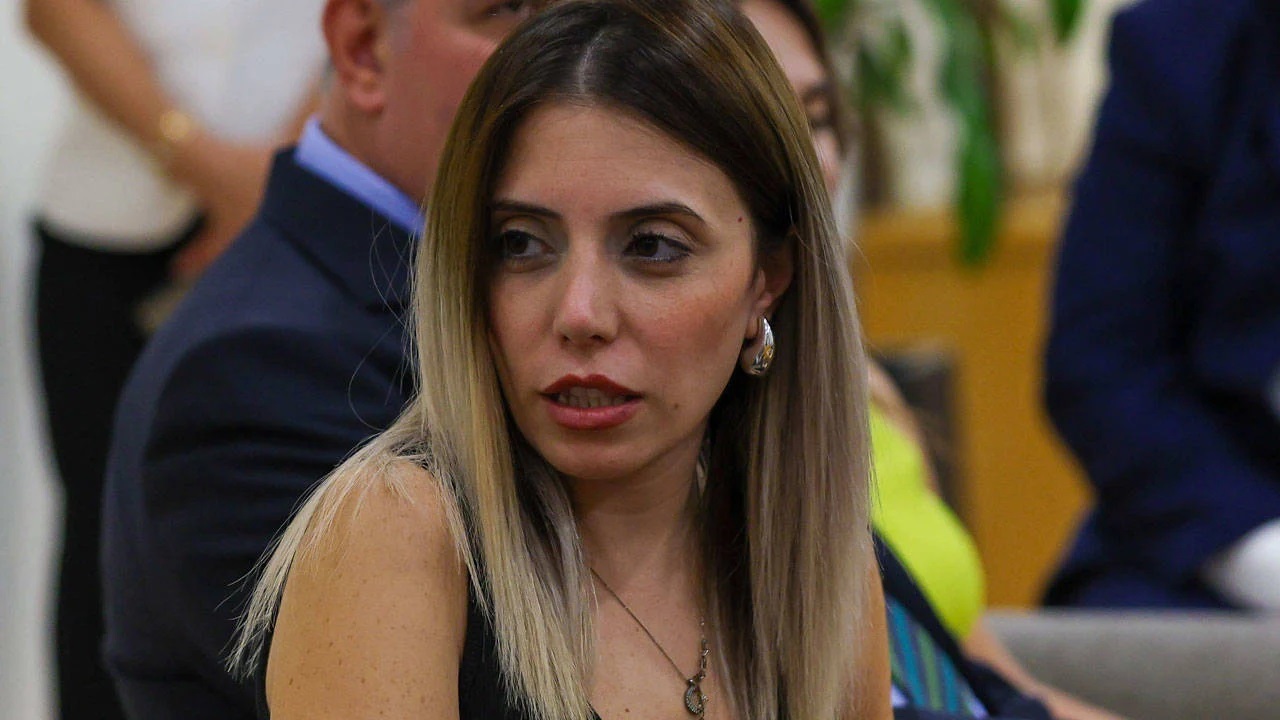 Dilruba Kayserilioğlu: Tutuklanma Süreci ve Mahkeme Sonucu Sokak röportajları, günümüzün