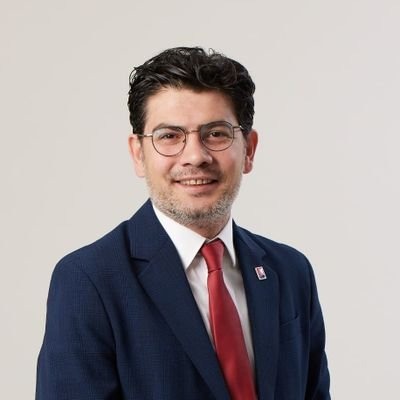 Oğuz Demir: Ekonominin Yüzde Yüzü Oğuz Demir, 1982 yılında Amasya’da