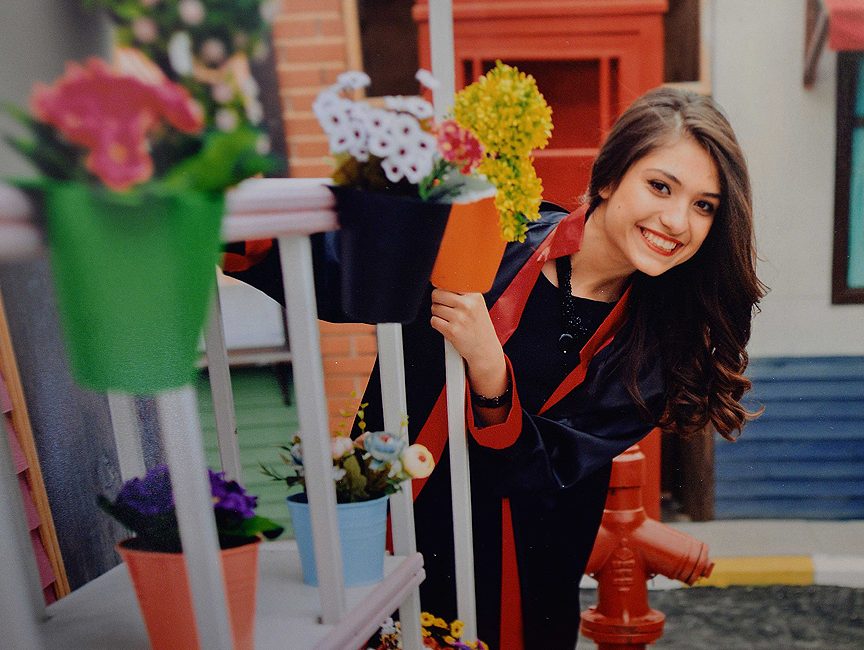 Aybüke Yalçın: Bir Öğretmenin Fedakarlık Dolu Hikayesi Aybüke Yalçın, 3