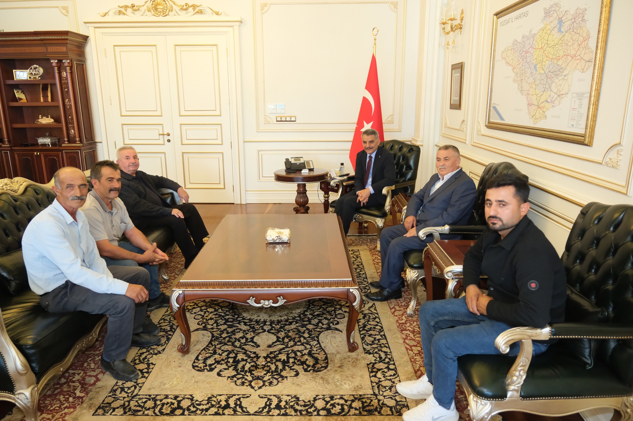 Şehit Ailesinin Ziyareti: Azmi Cankurtaran’ın Makamda Anıları Yozgat’ta duygusal bir