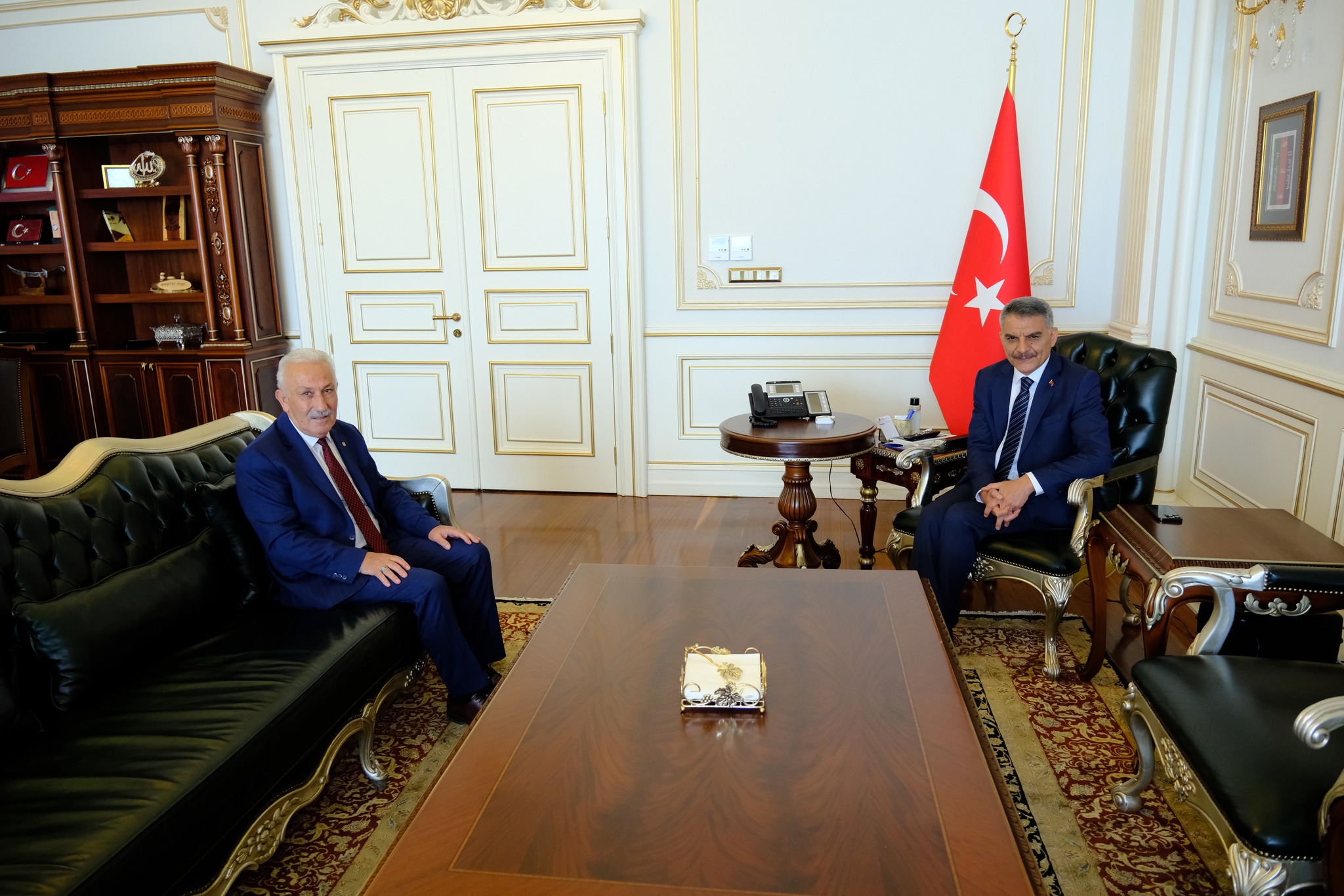 Hizmet İş Sendikası’ndan Yozgat Valisine Ziyaret Hizmet İş Sendikası Yozgat