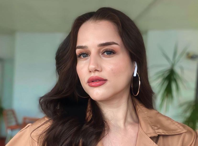Zehra Gülüç: Müzik Dünyasının Parlayan Yıldızı Mersin doğumlu genç sanatçı